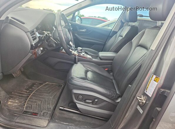 WA1VAAF76JD023641 2018 AUDI Q7 Gray Dashboard view