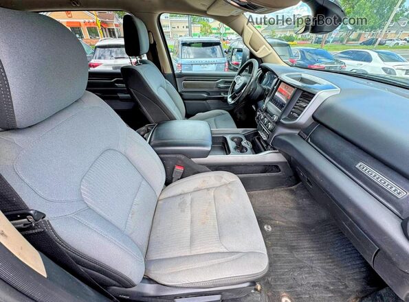 1C6SRFMT4LN223954 2020 RAM 1500 Gray Widok z tyłu