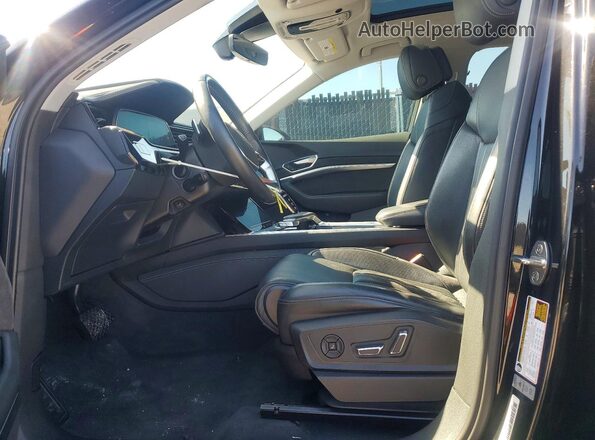 WA1VAAGE0KB021989 2019 AUDI E-TRON Черный Вид панели приборов