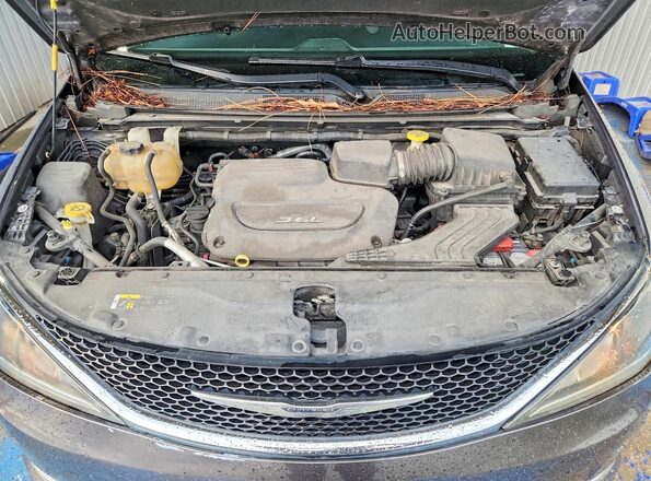 2C4RC1BG4JR120244 2018 CHRYSLER PACIFICA Gray VIN կոդի պիտակի տեսք