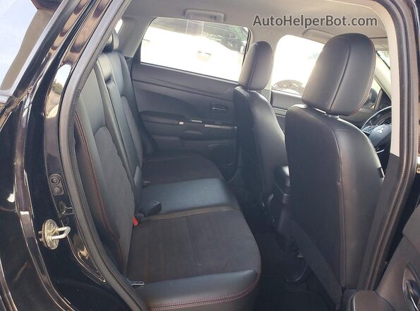 JA4ARUAUXPU010759 2023 MITSUBISHI OUTLANDER Black Սալոնի հետևի տեսք