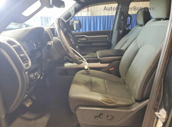1C6SRFMTXKN644026 2019 RAM 1500 Black Dashboard view