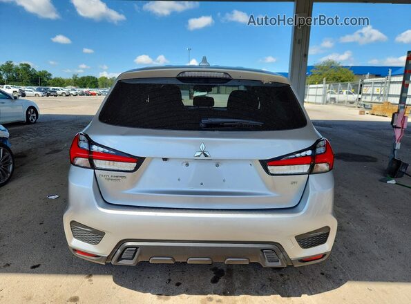 JA4AP4AU9LU023695 2020 MITSUBISHI OUTLANDER Silver Widok wnętrza z przodu