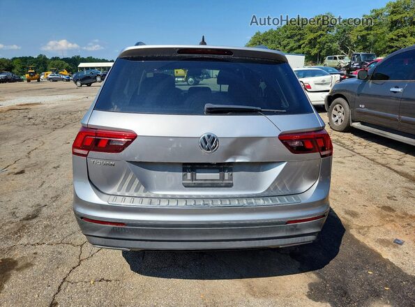3VV1B7AX2LM128438 2020 VOLKSWAGEN TIGUAN Gray Front interior view