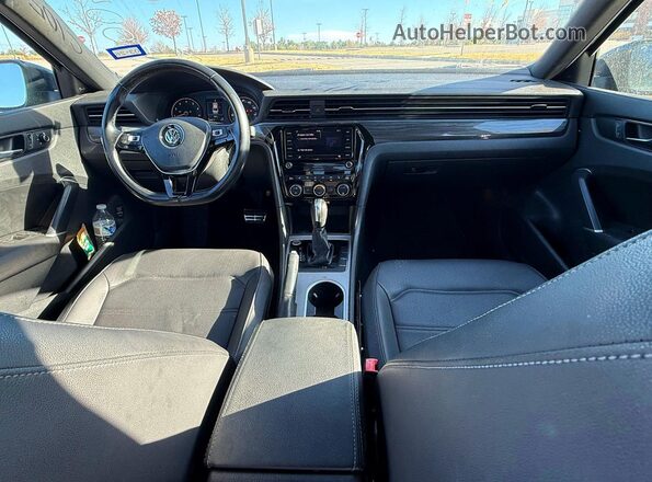 1VWMA7A33NC005566 2022 VOLKSWAGEN PASSAT Blue Rear seats view