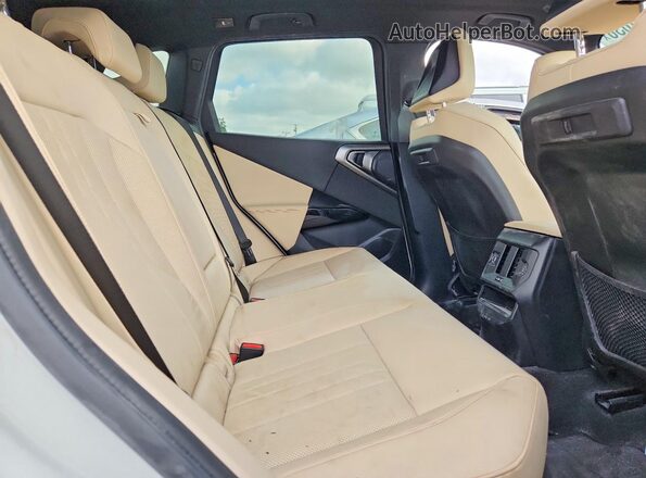 5UX53GP04T9241490 2026 BMW X3 White Vista del compartimento del motor