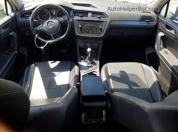 3VV3B7AX2JM074161 2018 VOLKSWAGEN TIGUAN White Widok zestawu wskaźników