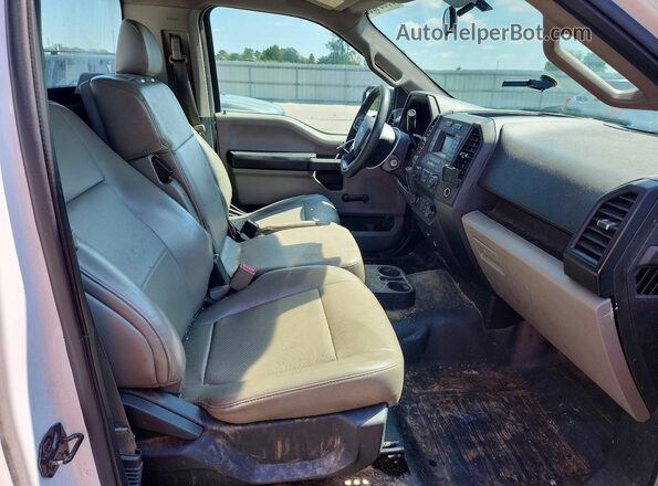 1FTMF1C81HKE03489 2017 FORD F150 White Вид задньої частини салону
