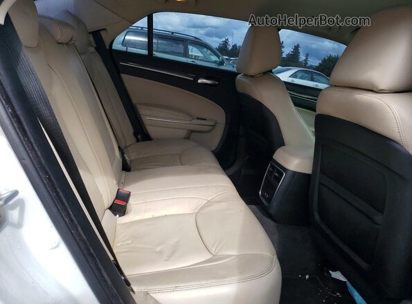2C3CCAAG1GH219517 2016 CHRYSLER 300 White Հետևի նստատեղերի տեսք
