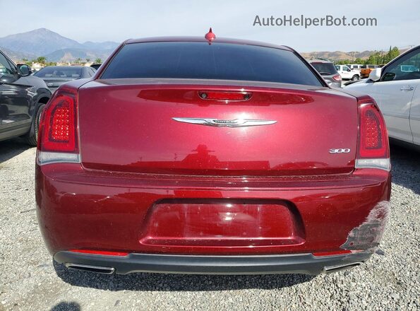 2C3CCAAG3LH123074 2020 CHRYSLER 300 Maroon Rear view