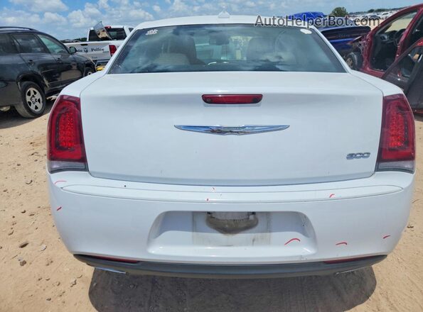 2C3CCAAG6JH308250 2018 CHRYSLER 300 White Vista trasera