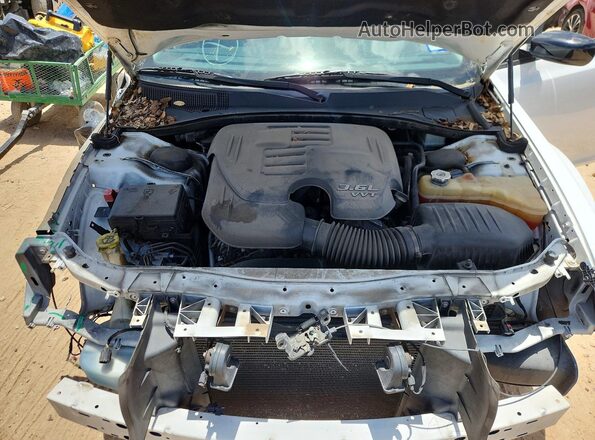 2C3CCAAG6JH308250 2018 CHRYSLER 300 White Vista interior trasera