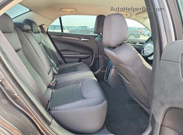 2C3CCAAG6PH577583 2023 CHRYSLER 300 Gray Vista de los asientos traseros