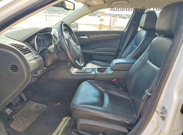 2C3CCAAG8KH626064 2019 CHRYSLER 300 White Widok wnętrza z przodu