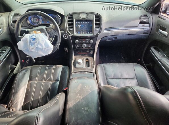 2C3CCABG3JH267011 2018 CHRYSLER 300 Gray Vista del salpicadero