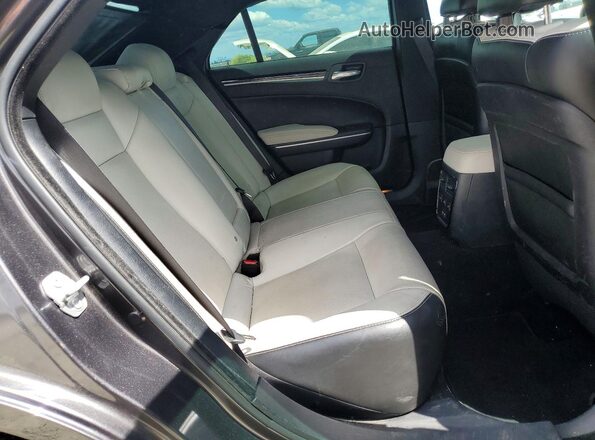 2C3CCABG3KH700893 2019 CHRYSLER 300 Gray Հետևի նստատեղերի տեսք
