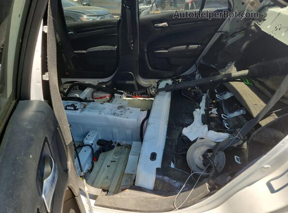2C3CCABG8GH229850 2016 CHRYSLER 300 White Widok tylnych siedzeń