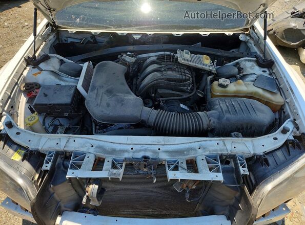 2C3CCABG8GH229850 2016 CHRYSLER 300 White Widok wnętrza z tyłu
