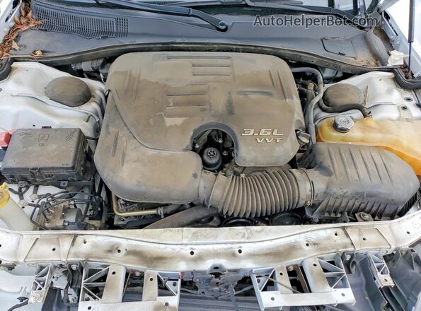 2C3CCABG8GH269247 2016 CHRYSLER 300 White Vista interior trasera