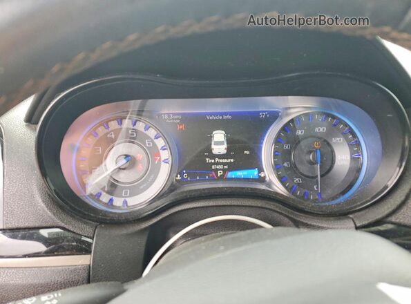 2C3CCABG8GH269247 2016 CHRYSLER 300 White Vista del cuadro de instrumentos
