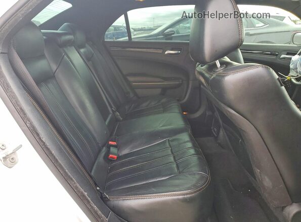 2C3CCABG8GH269247 2016 CHRYSLER 300 White Vista de los asientos traseros