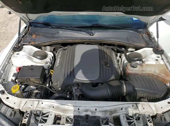 2C3CCABT2LH145904 2020 CHRYSLER 300 White Вид задньої частини салону