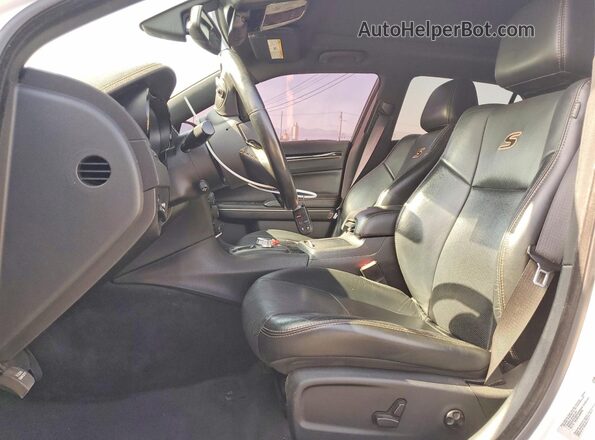 2C3CCABT5HH552316 2017 CHRYSLER 300 White Widok wnętrza z przodu