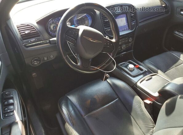 2C3CCABT5HH552316 2017 CHRYSLER 300 White Widok deski rozdzielczej
