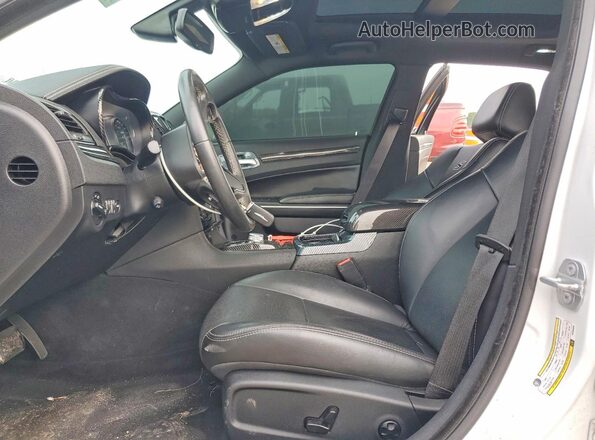 2C3CCABT5KH565039 2019 CHRYSLER 300 White Front interior view