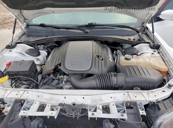 2C3CCABT5KH565039 2019 CHRYSLER 300 White Rear interior view