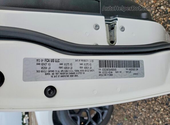 2C3CCABT5KH565039 2019 CHRYSLER 300 White Engine compartment view