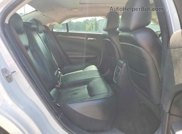 2C3CCAEG2KH659135 2019 CHRYSLER 300 White Вид задніх сидінь