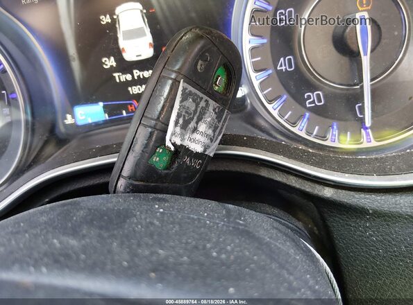 2C3CCAEG5GH105661 2016 CHRYSLER 300 Серебряный Вид панели приборов