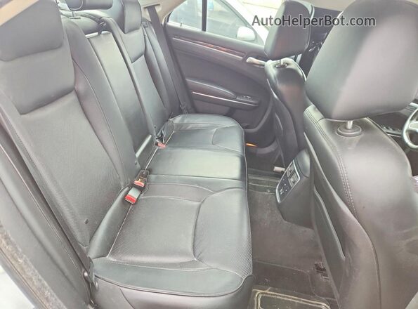 2C3CCAEGXGH216772 2016 CHRYSLER 300 White Vista de los asientos traseros