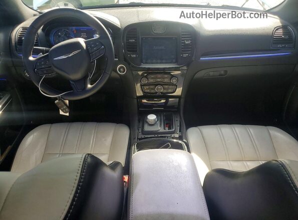 2C3CCAGG0HH582660 2017 CHRYSLER 300 White წინა პანელის ხედი