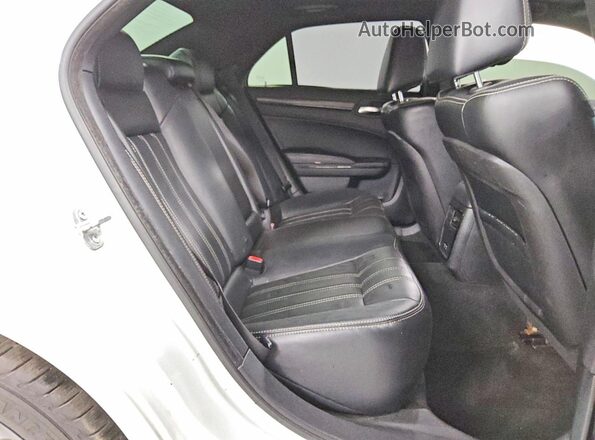 2C3CCAGG3GH144956 2016 CHRYSLER 300 White Вид задніх сидінь