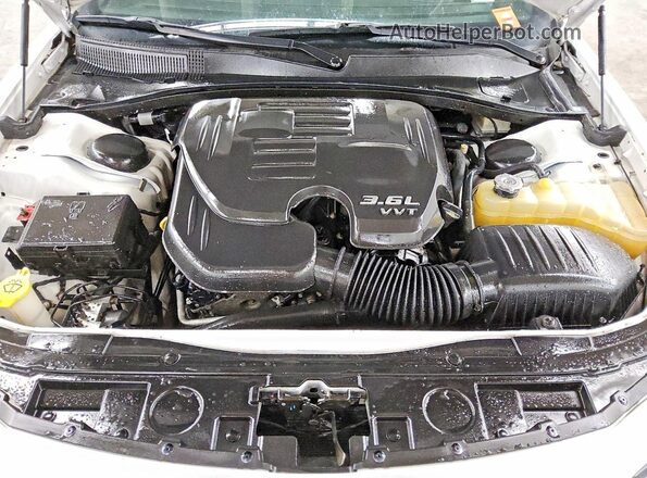 2C3CCAGG3GH144956 2016 CHRYSLER 300 White Вид задньої частини салону