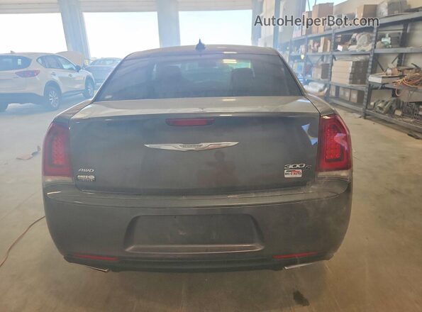 2C3CCAGG4JH191839 2018 CHRYSLER 300 Gray Հետևի տեսք
