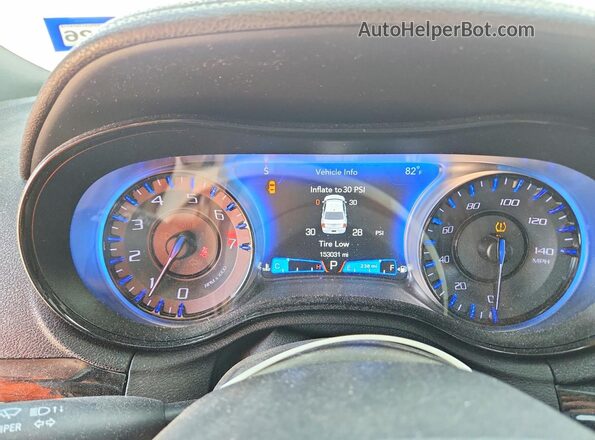 2C3CCAGGXKH661194 2019 CHRYSLER 300 Белый Вид щитка приборов
