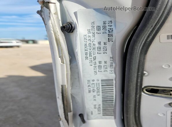 2C3CCAGGXKH661194 2019 CHRYSLER 300 Белый Вид подкапотного пространства