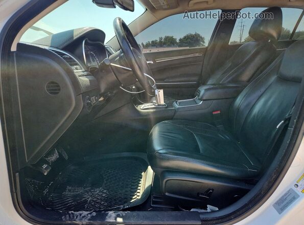 2C3CCARG5HH534939 2017 CHRYSLER 300 Белый Вид салона спереди