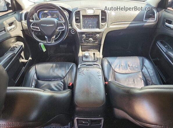 2C3CCARG5HH534939 2017 CHRYSLER 300 Белый Вид панели приборов