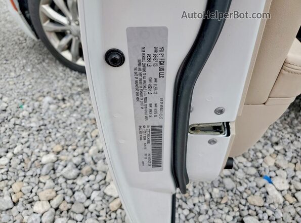 2C3CCARGXJH191891 2018 CHRYSLER 300 Белый Вид подкапотного пространства
