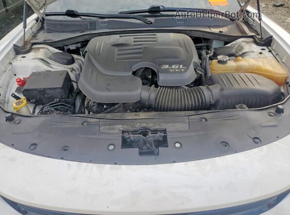 2C3CDXBG0KH748173 2019 DODGE CHARGER White Սալոնի հետևի տեսք