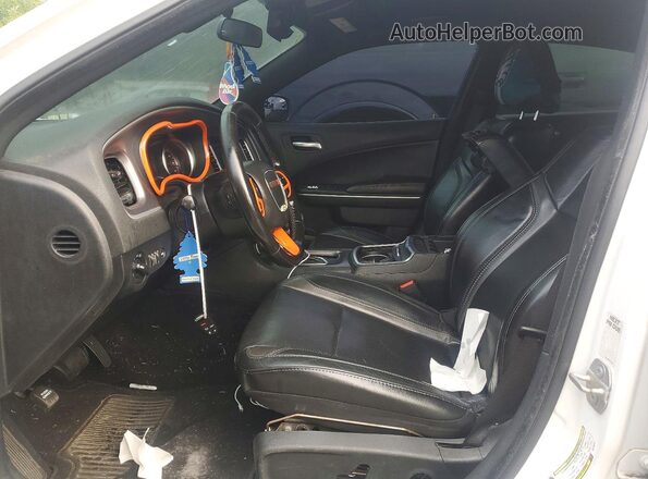 2C3CDXBG0KH748173 2019 DODGE CHARGER White Սալոնի դիմացի տեսք