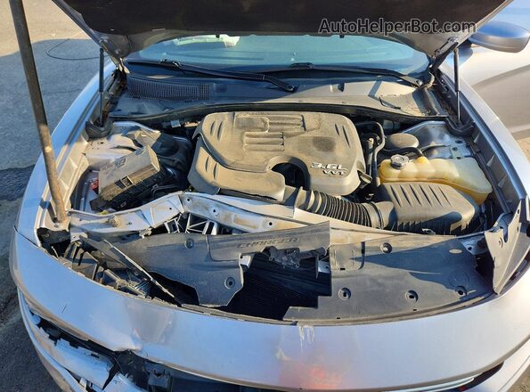 2C3CDXBG2GH155597 2016 DODGE CHARGER Silver Widok wnętrza z tyłu