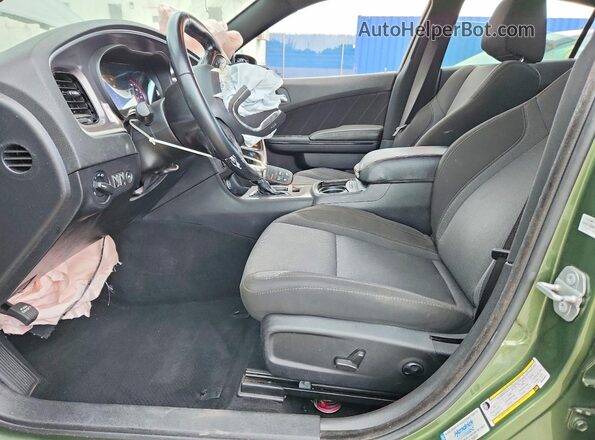 2C3CDXBG3MH600828 2021 DODGE CHARGER Green Вид салону спереду