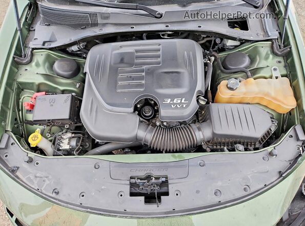 2C3CDXBG3MH600828 2021 DODGE CHARGER Green Вид задньої частини салону