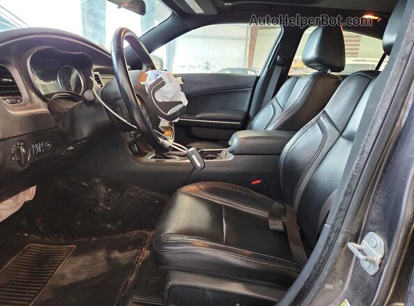2C3CDXBG8LH153024 2020 DODGE CHARGER Gray Вид салону спереду