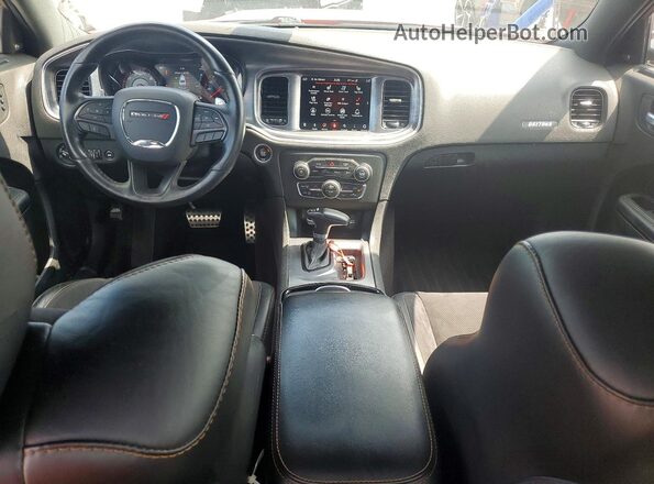 2C3CDXCT0JH241106 2018 DODGE CHARGER Red Widok deski rozdzielczej